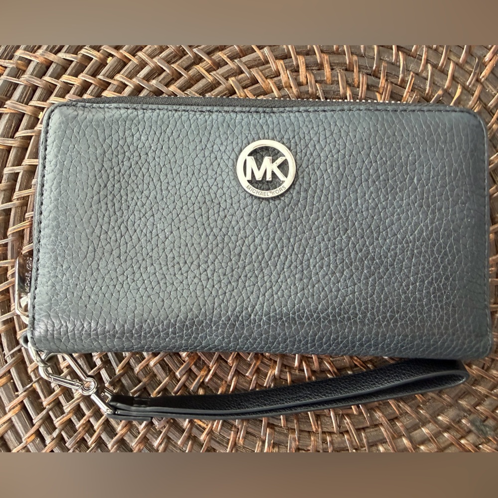 Michael Kors Black/Silver Pebble Leather Wallet with wrist strap